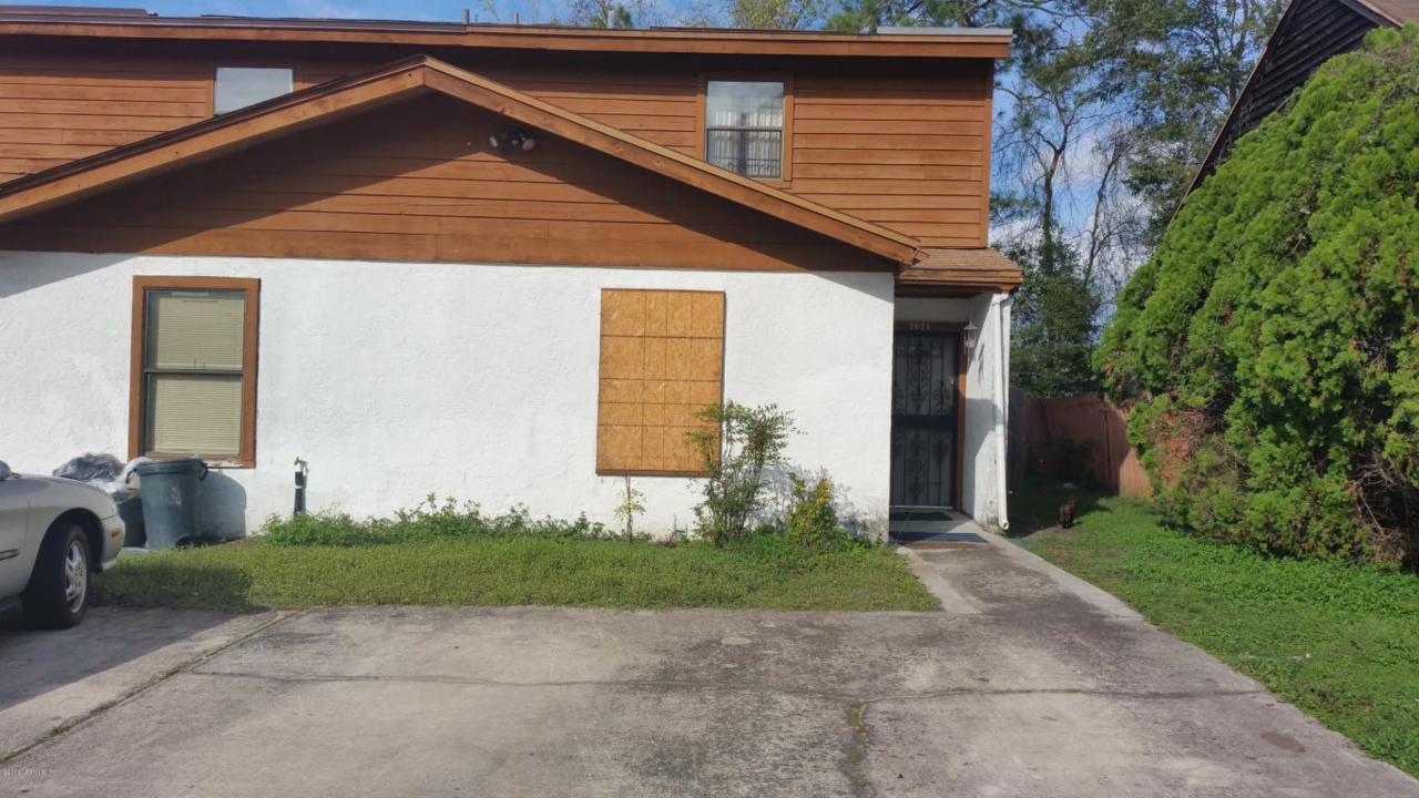 7671 Melissa Ct N, Jacksonville, FL 32210 (MLS 806912) Keller